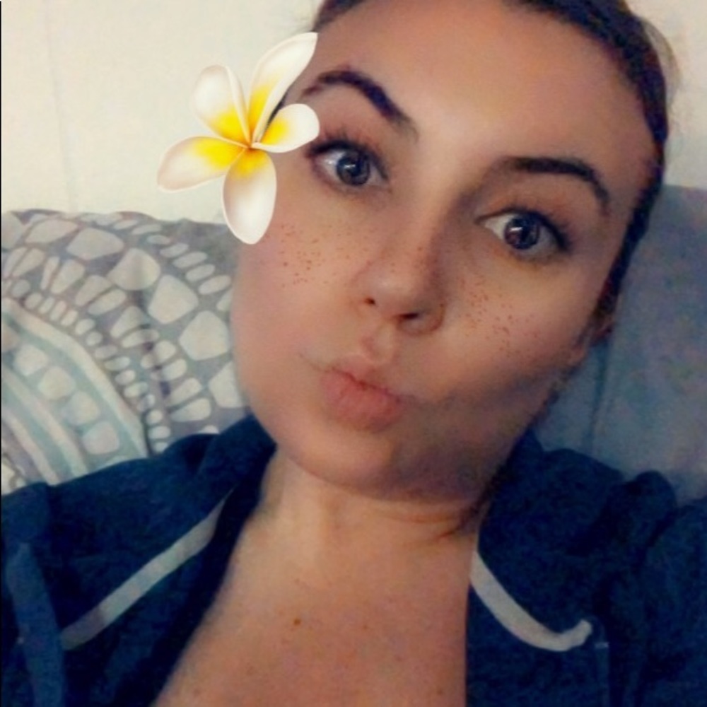 Meet your Posher, Stephanie